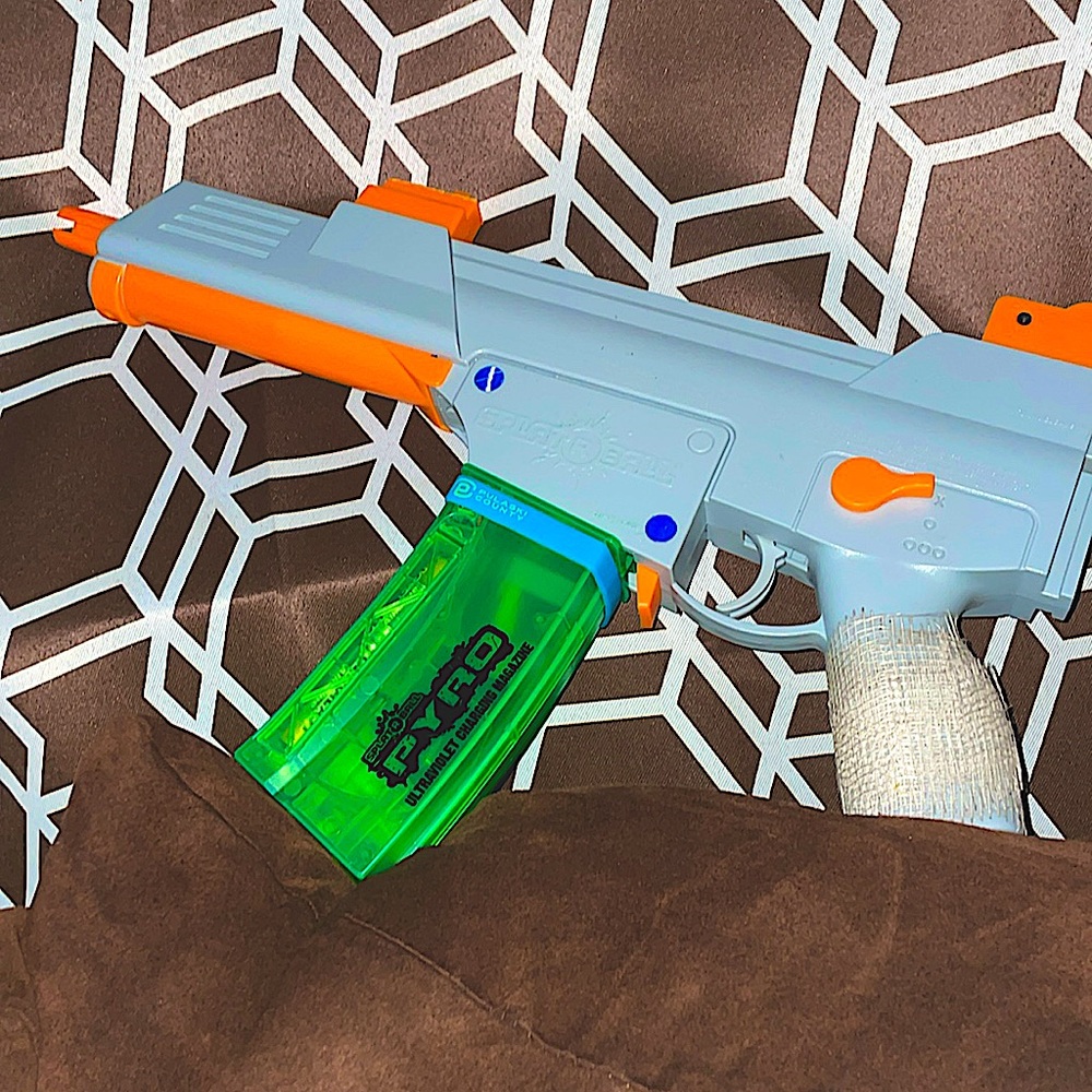 Magazine hold 500